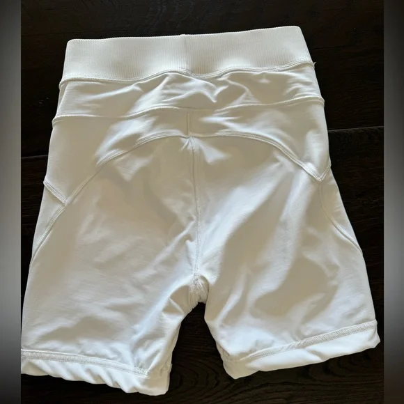 LULULEMON Shorts biker 💛High Rise White 4 XS Special Edition! #Yoga #lululemon - Picture 16 of 16